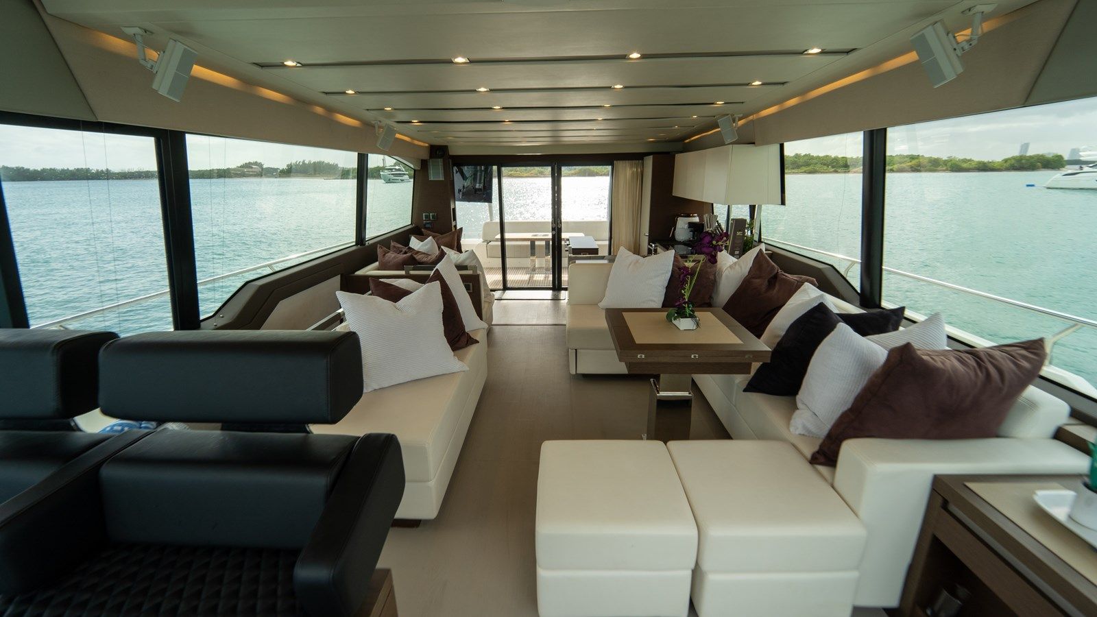 Yachtooma Prestige 680 yacht sale