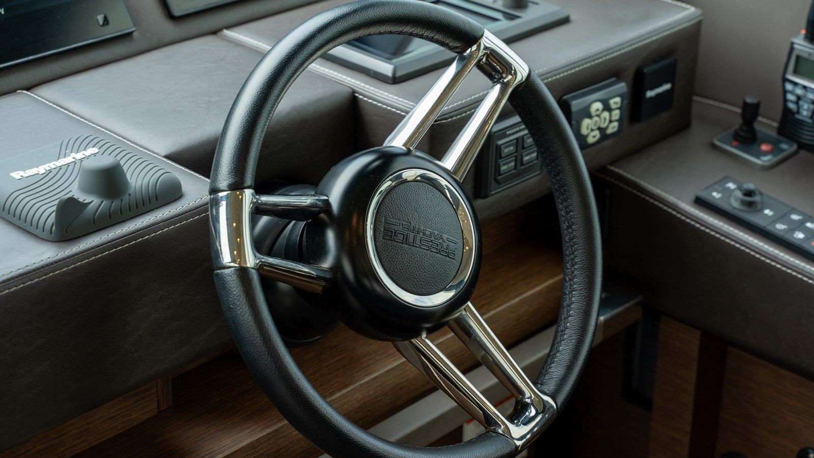 Yachtooma Prestige 680