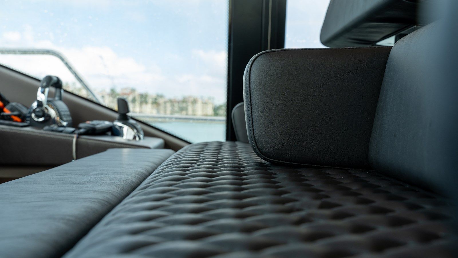 Yachtooma - PRESTIGE yacht sale