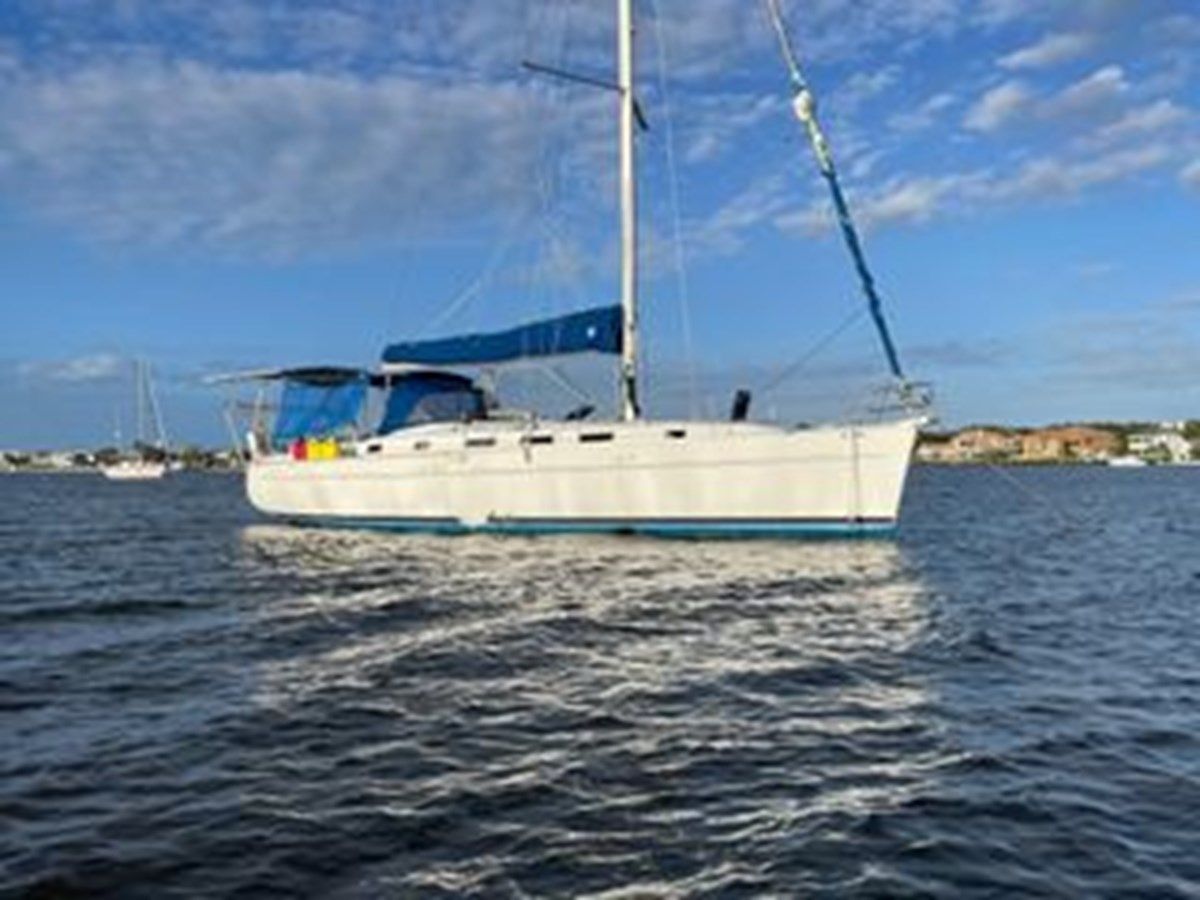 2005 Beneteau Cyclades 43 43 yacht sale