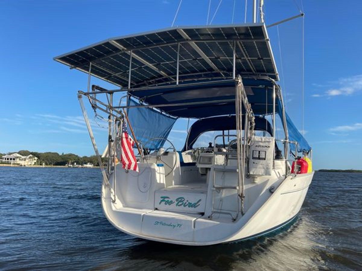 Buy a yacht 2005 Beneteau Cyclades 43 - Beneteau