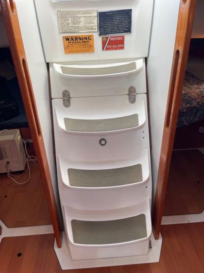 Buy a yacht 2005 Beneteau Cyclades 43 2005