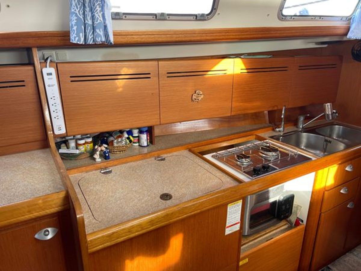 2005 Beneteau Cyclades 43 43