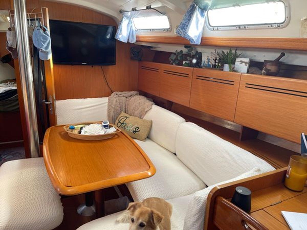 the best price on 2005 Beneteau Cyclades 43 43