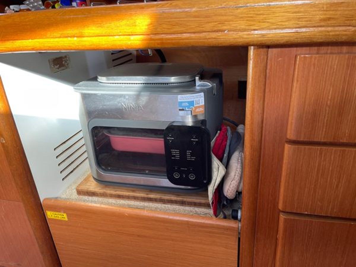 best yacht sales deals 2005 Beneteau Cyclades 43 2005