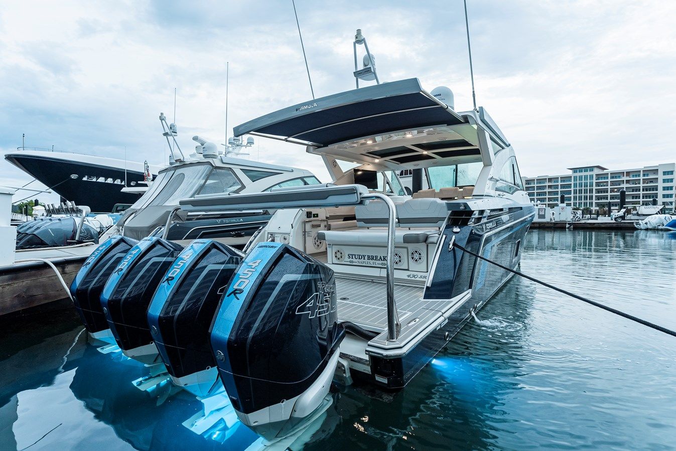 Buy a 2020 Formula 43 43 at Shestakov Yacht Sales