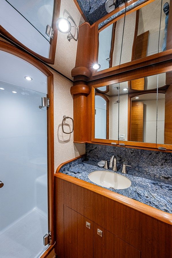 Продажа яхты BOOBAH - F&S BOATWORKS