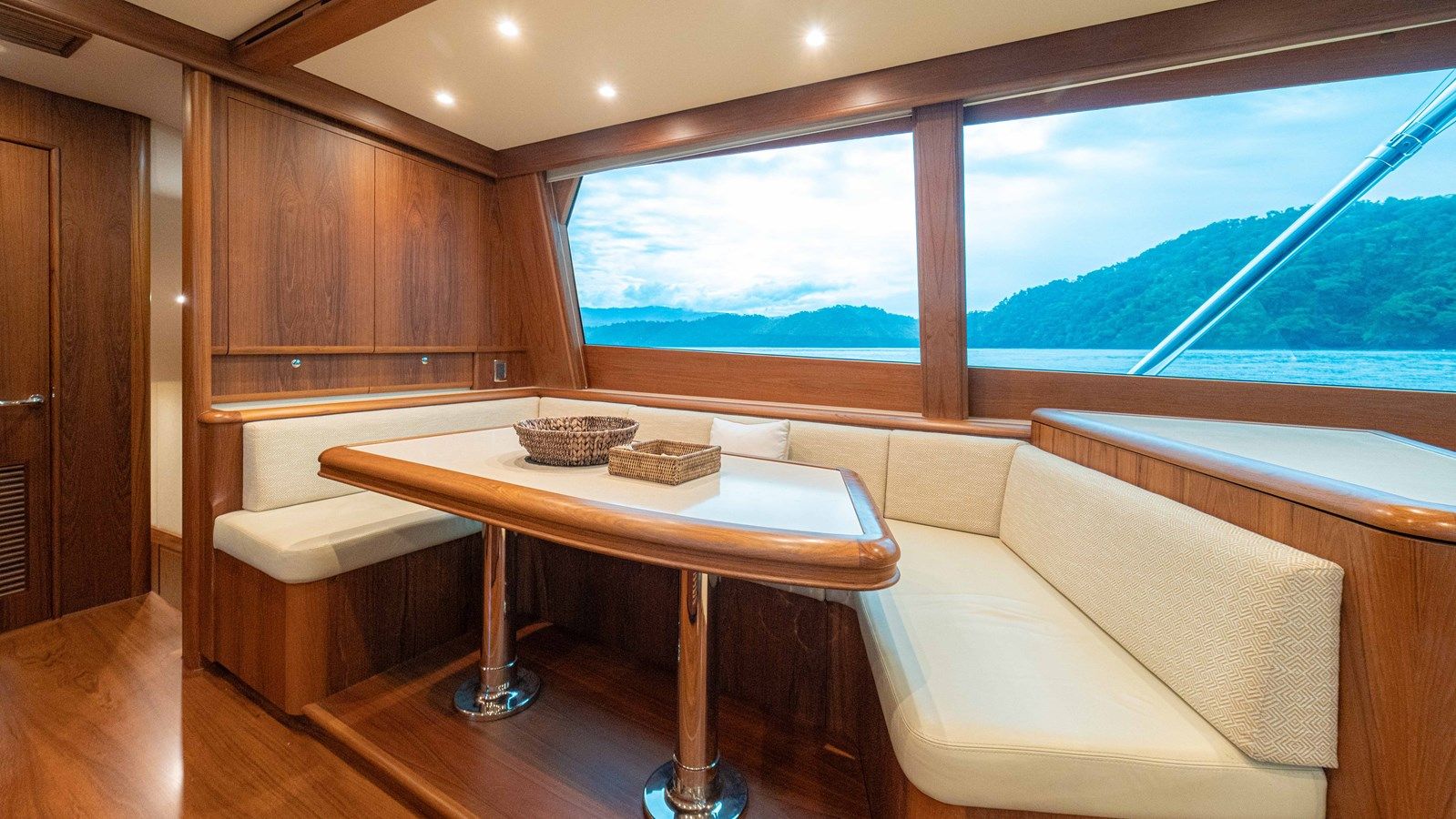 Buy a yacht PERLAMAR