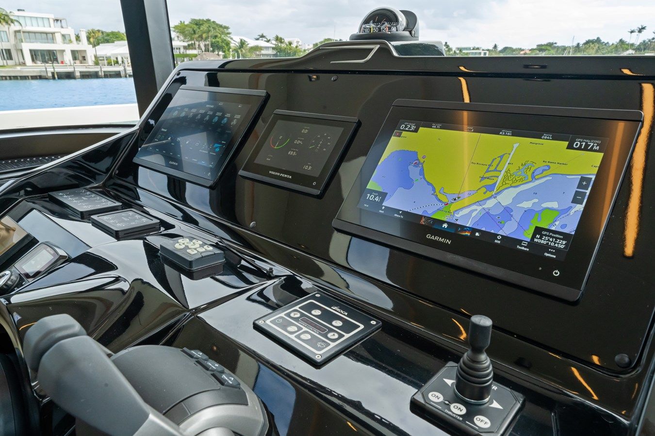 Лучшая цена на OKEAN 52 52