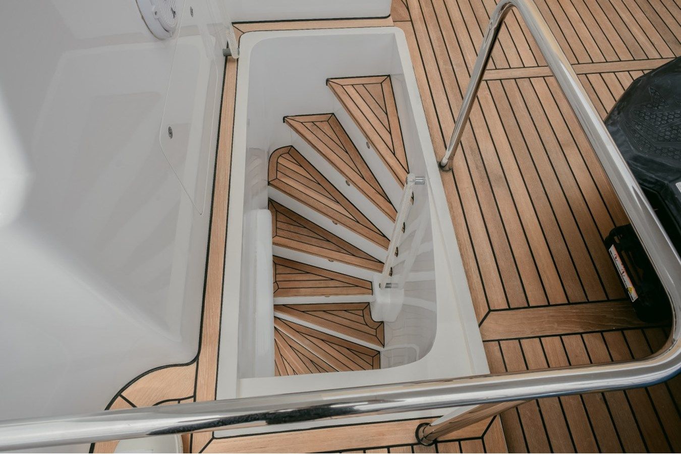 Купить яхту PARSLEY 2001 в Shestakov Yacht Sales