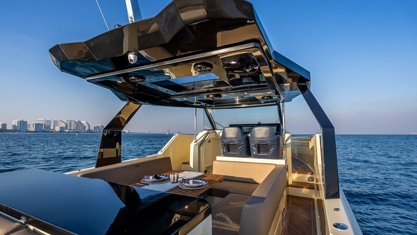 Купить яхту F45 Cabrio 43 в Shestakov Yacht Sales