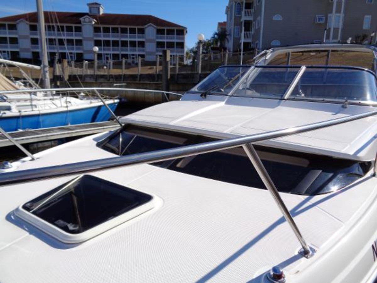 Buy a yacht 3060 Window Express 3060 Window Express