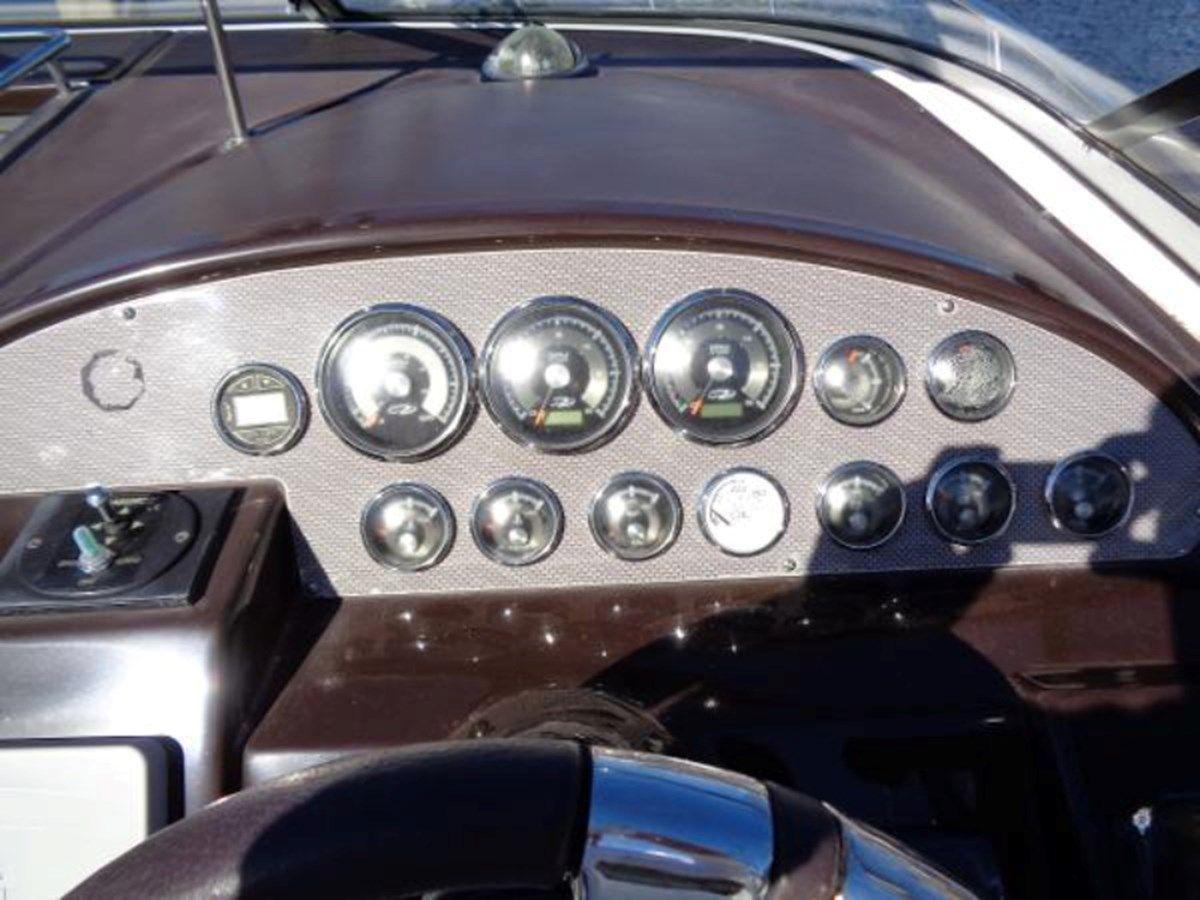 Buy a 3060 Window Express at Shestakov Yacht Sales