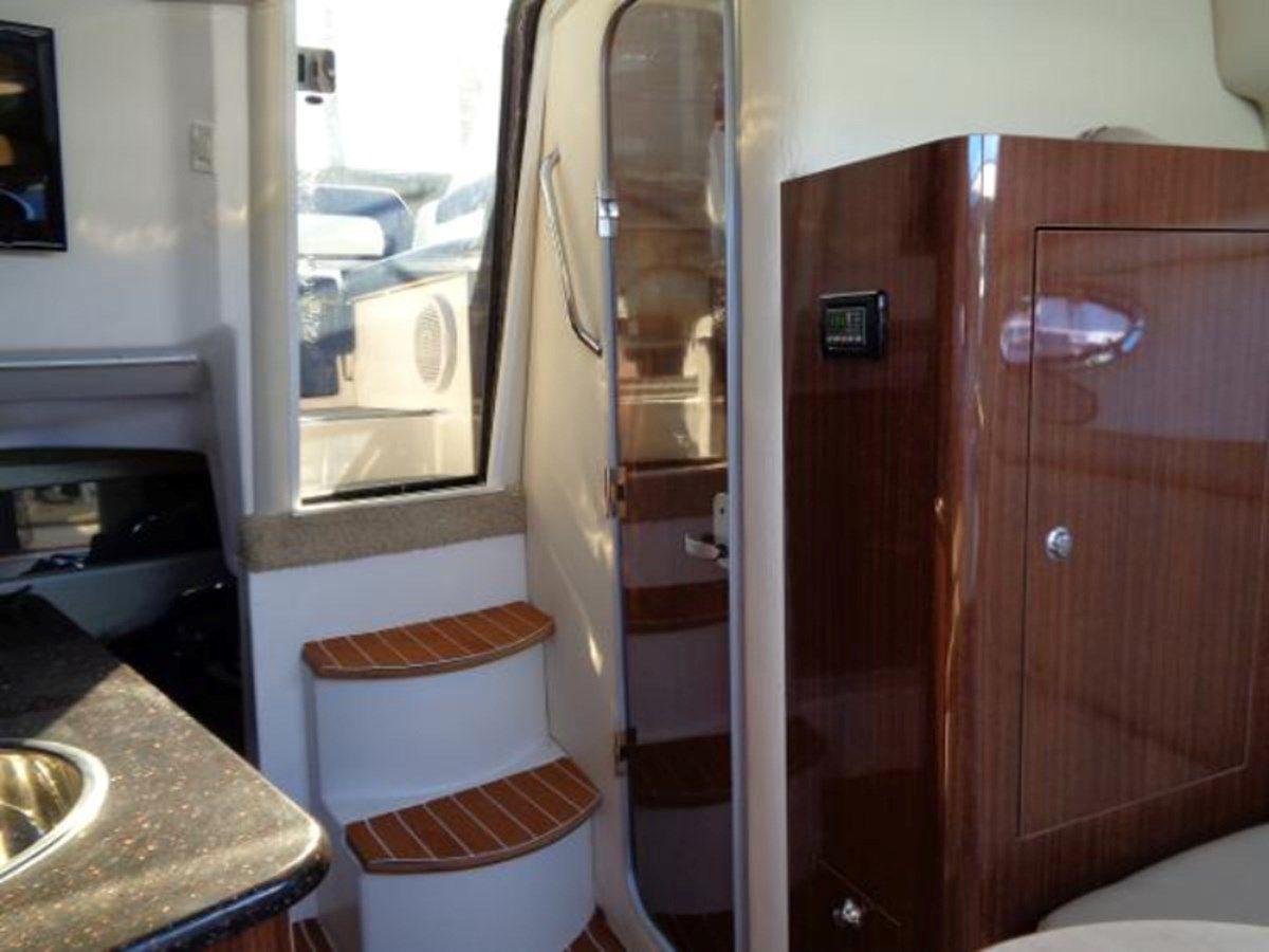 Buy a yacht 3060 Window Express - Regal