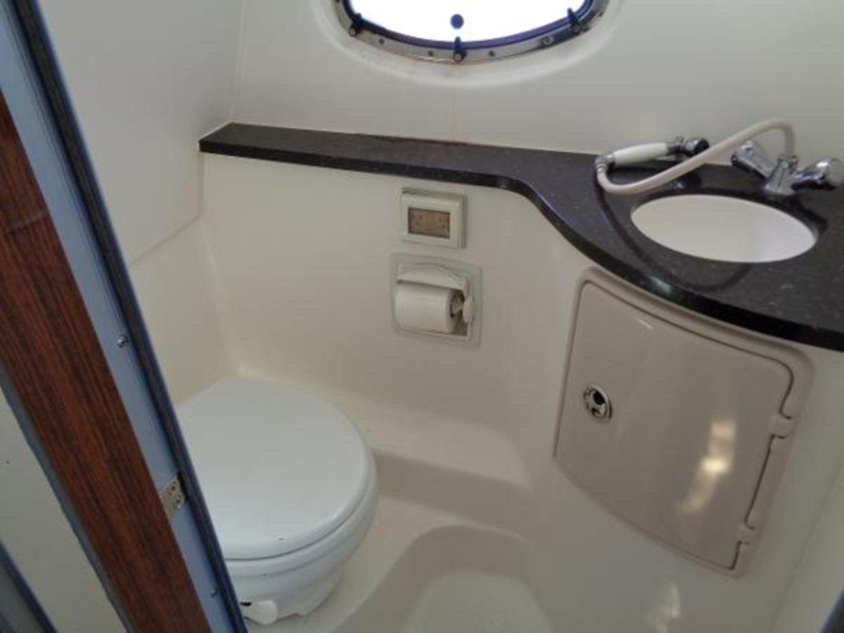 Buy a 3060 Window Express - Regal at Shestakov Yacht Sales