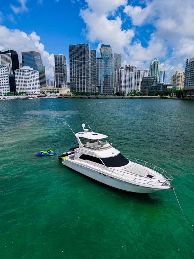 Купить яхту Chiquimu 480 Sedan Bridge в Shestakov Yacht Sales