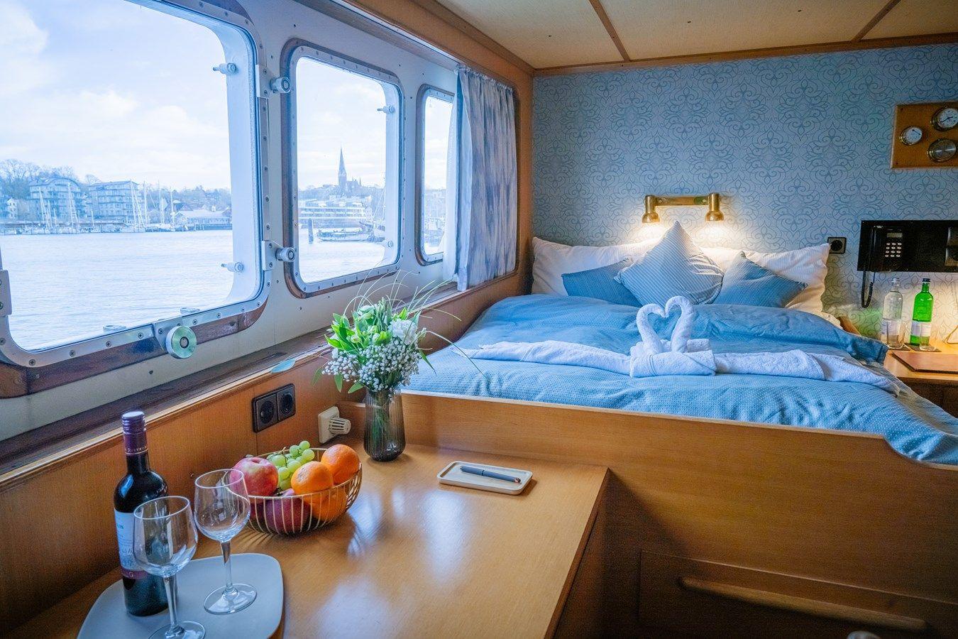 the best price on SANSSOUCI STAR Displacement Twin Screw Motor Yacht