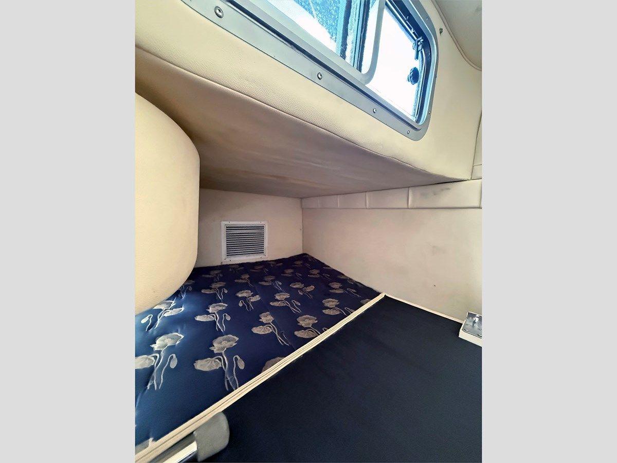 Купить яхту 29' LARSON 2004 в Shestakov Yacht Sales