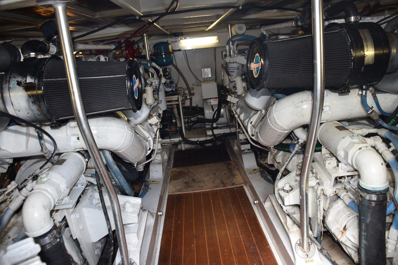 Buy a yacht LOW BIDDER X Convertible with tuna tower