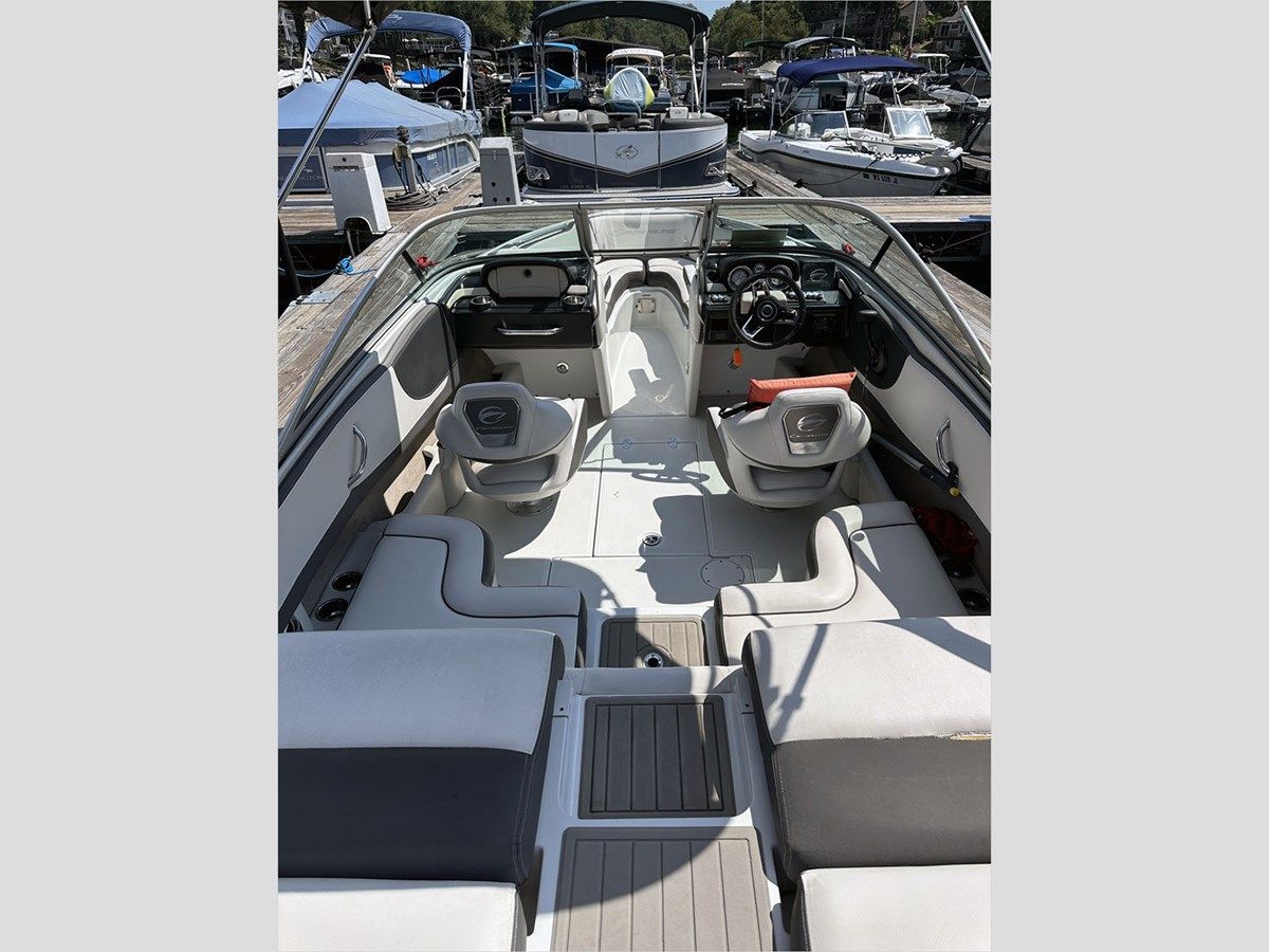 Buy a 22 CROWNLINE 2021 22 at Shestakov Yacht Sales