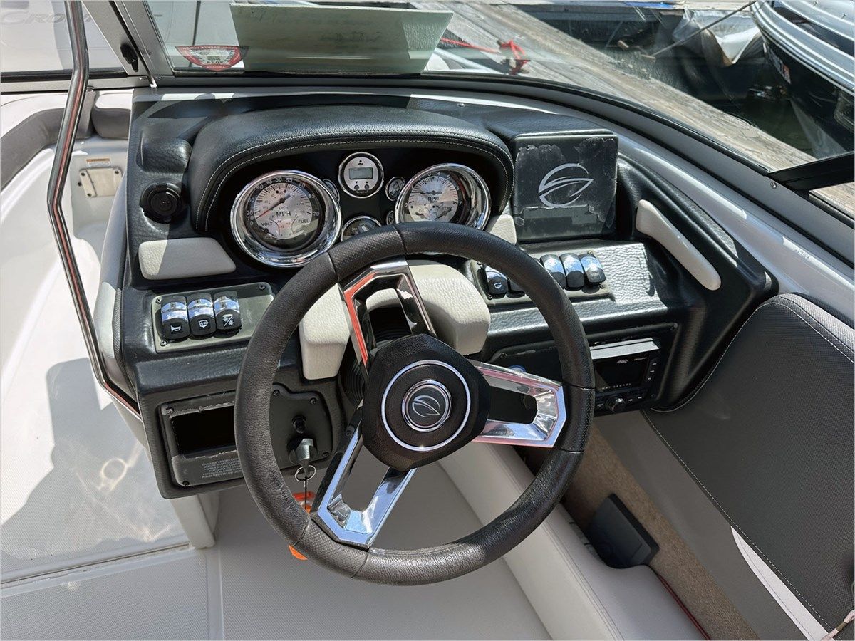 Buy a yacht 22 CROWNLINE 2021 2021