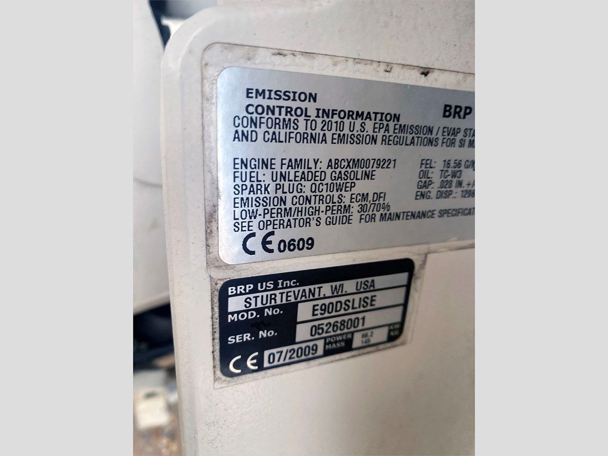 17 BOSTON WHALER 1976