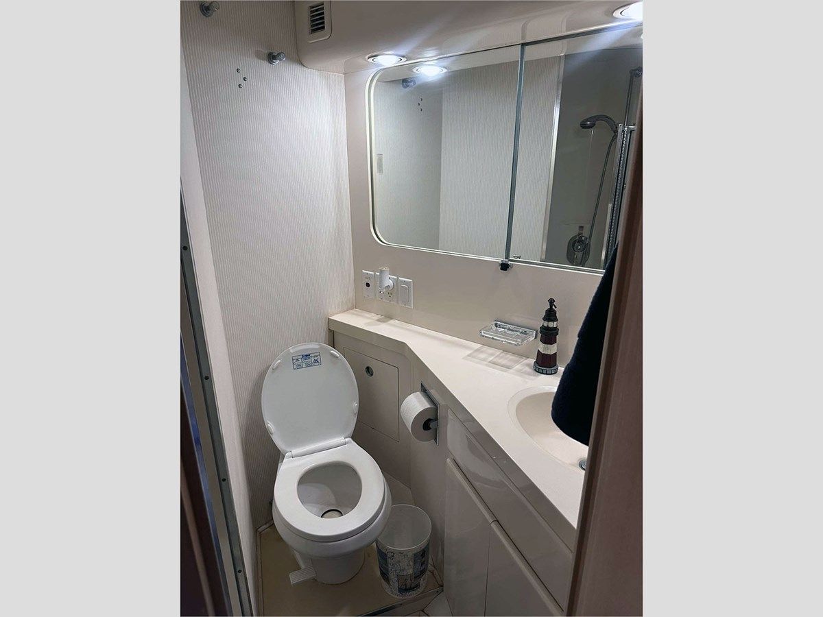 Buy a 54 HATTERAS 1994 - Hatteras at Shestakov Yacht Sales