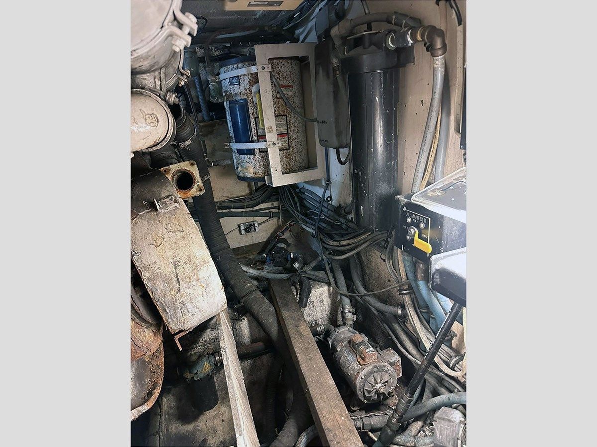 the best price on 54 HATTERAS 1994 - Hatteras