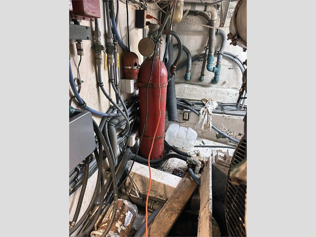 Buy a 54 HATTERAS 1994 1994 at Shestakov Yacht Sales