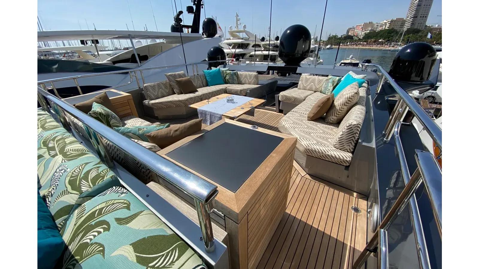 Купить яхту ESCAPE 120 в Shestakov Yacht Sales
