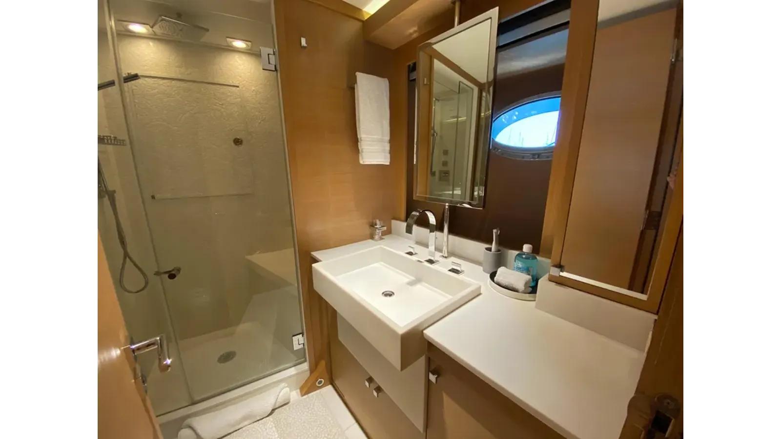 Продажа яхты ESCAPE - PALMER & JOHNSON