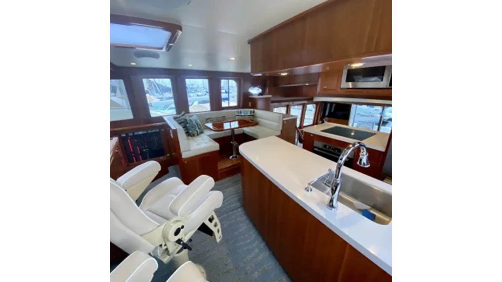 the best price on Mikelson Nomad 5962