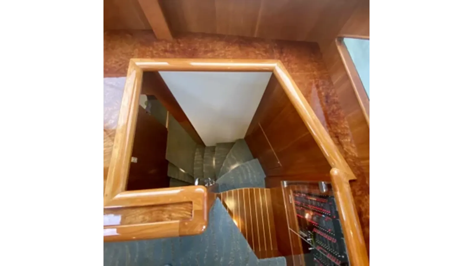 Buy a Mikelson Nomad 5962 Nomad at Shestakov Yacht Sales