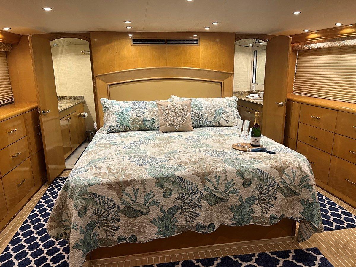 Buy a yacht Sleepover 2000