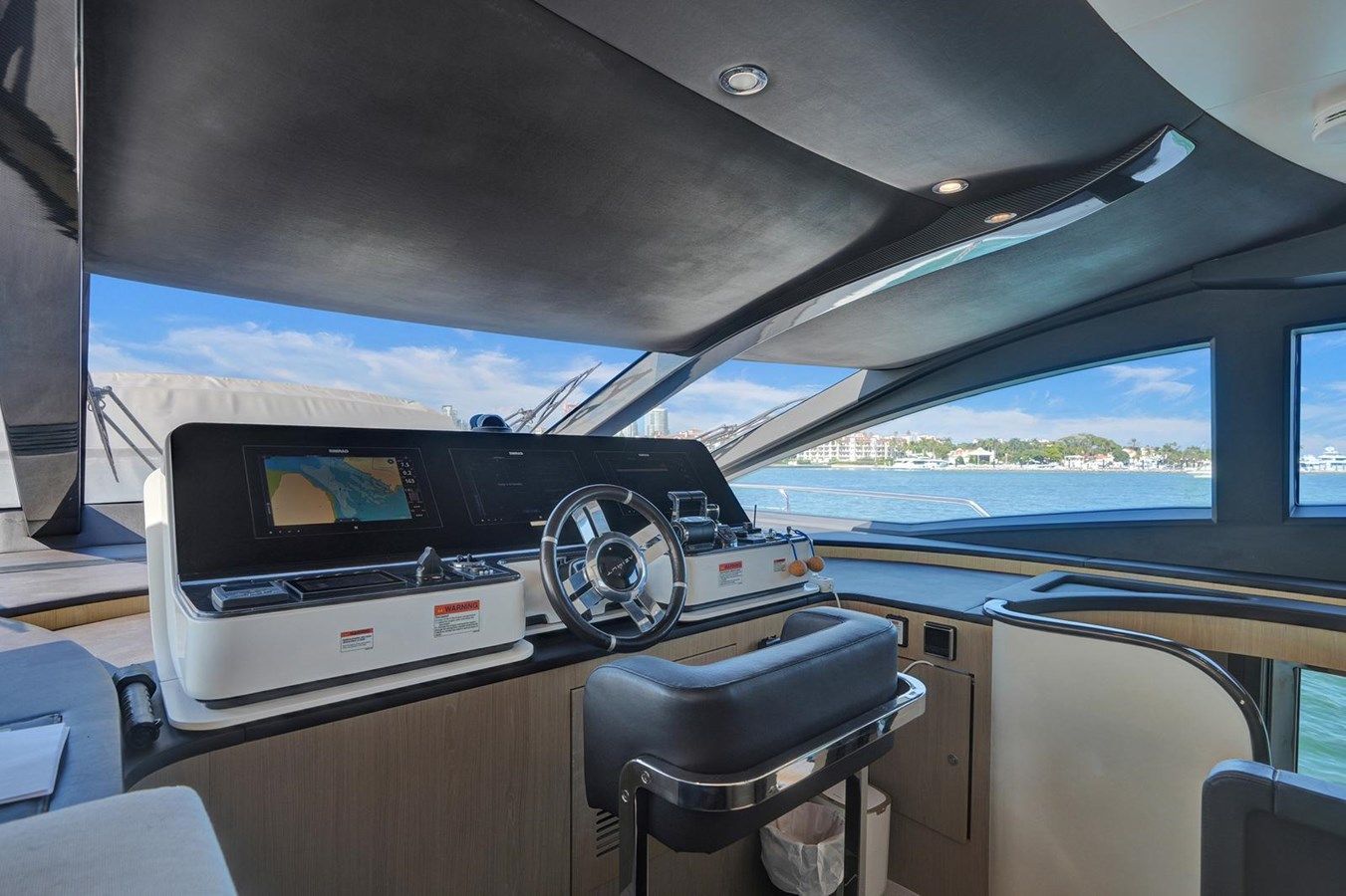 Buy a yacht Enchante - Azimut Yachts