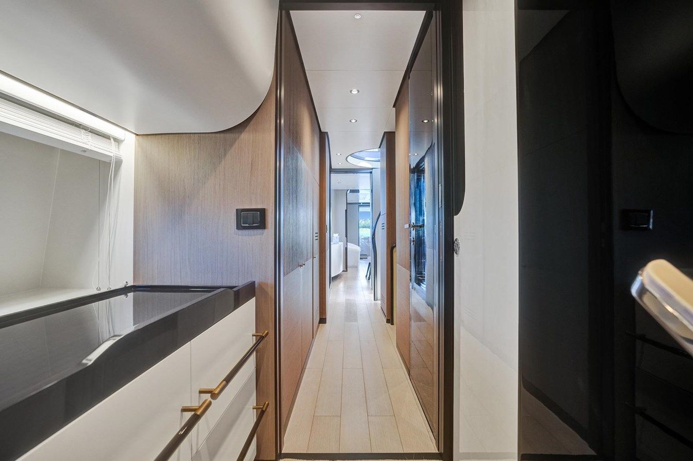 the best price on Enchante Grande 27 METRI