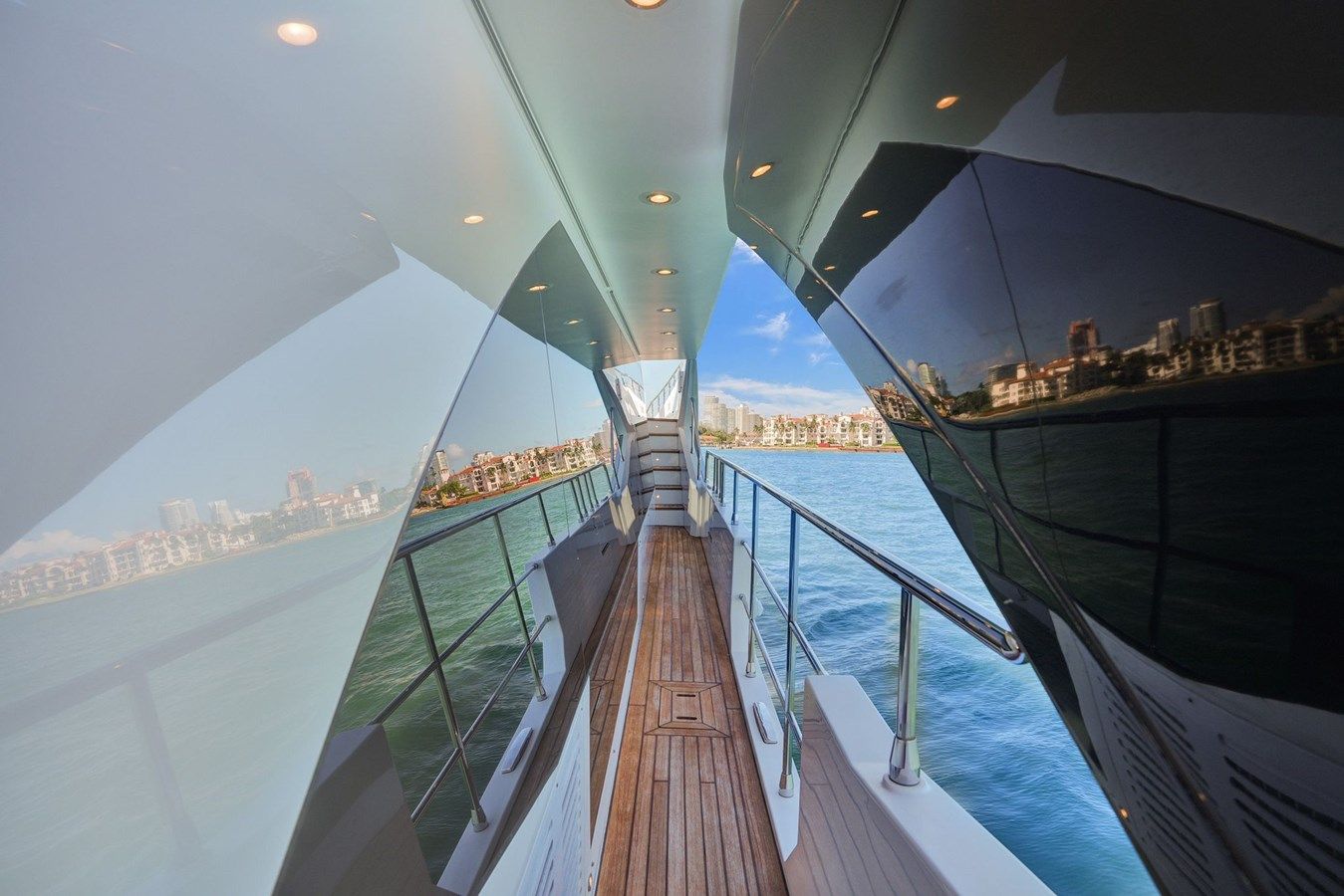 Buy a yacht Enchante Grande 27 METRI