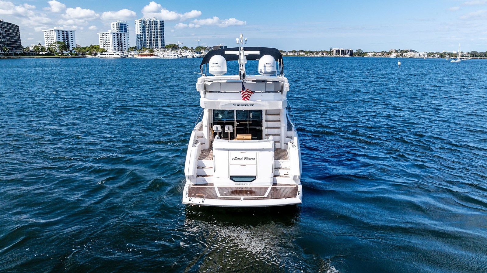 the best price on Almost Heaven Manhattan 52