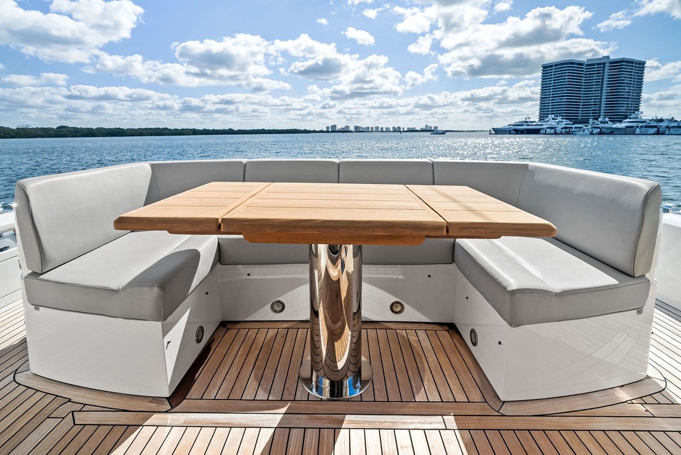 best yacht sales deals Almost Heaven Manhattan 52
