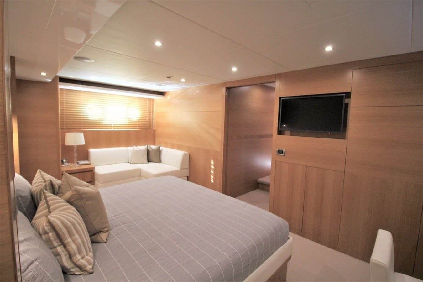 Купить яхту EUPHORIA RP97 в Shestakov Yacht Sales