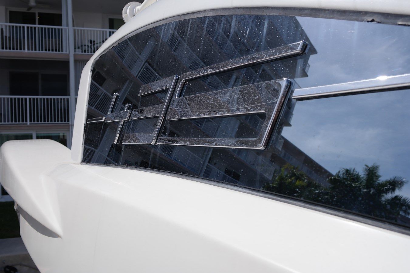 Стоимость яхты FANTASIA 04 - Azimut Yachts