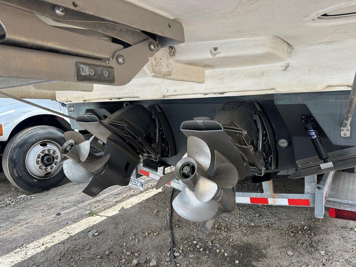 best yacht sales deals Regal 35 Sport Coupe 35 Sport Coupe