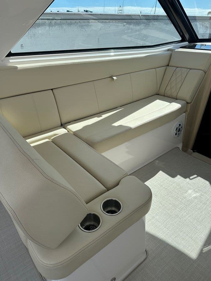 best yacht sales deals Regal 35 Sport Coupe 2020