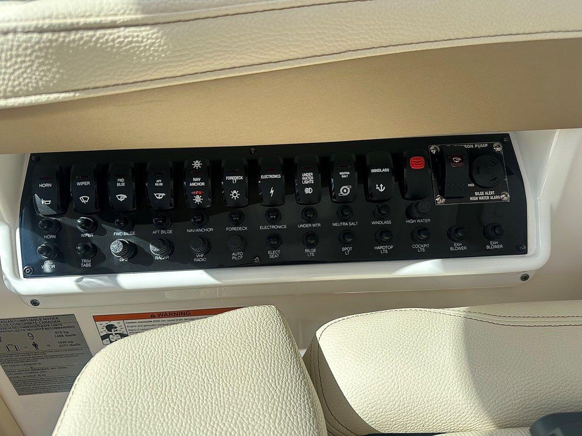 Regal 35 Sport Coupe 36