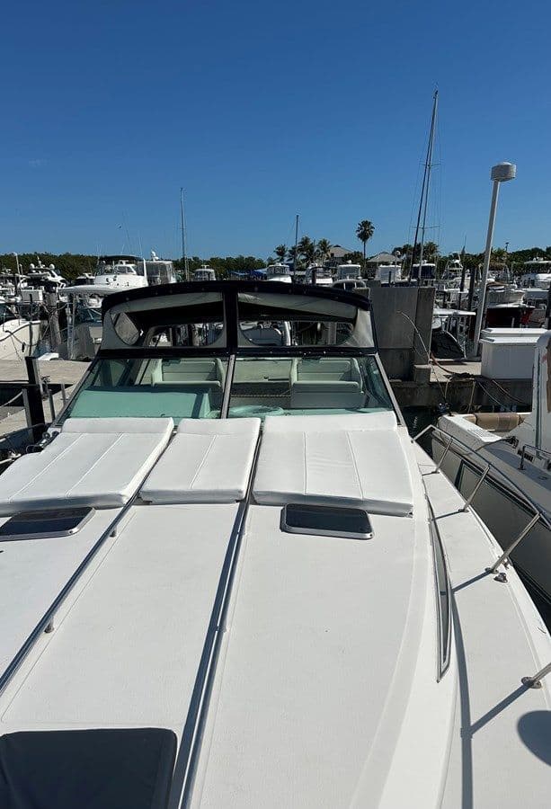 the best price on Sea Ray 390 Express Cruiser