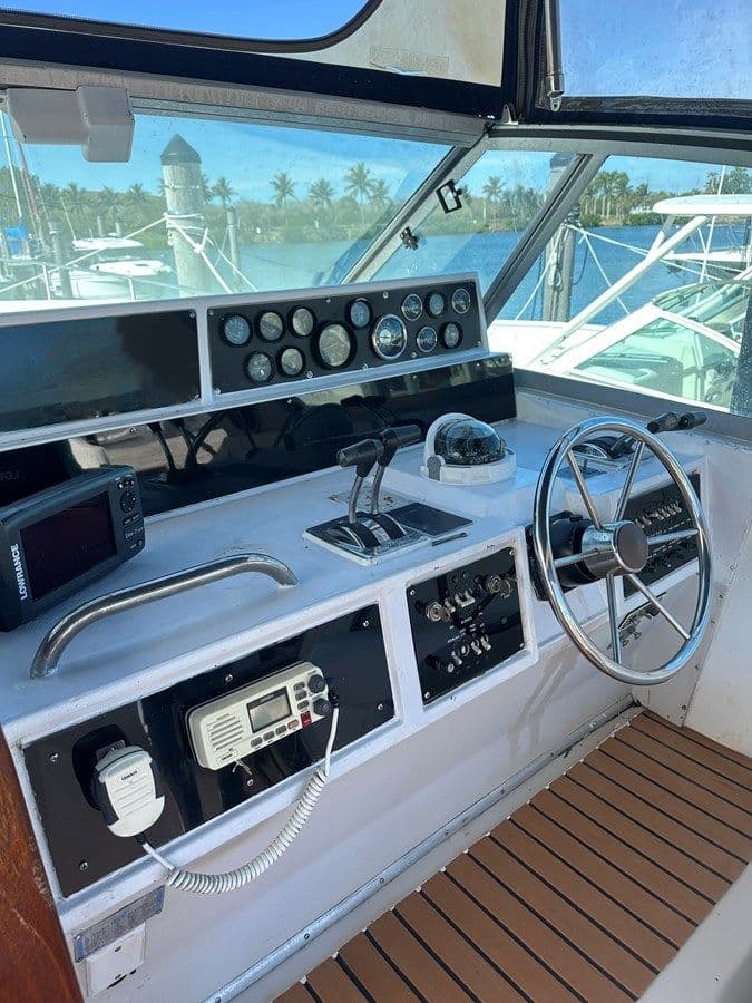 Sea Ray 390 Express Cruiser - SEA RAY yacht sale