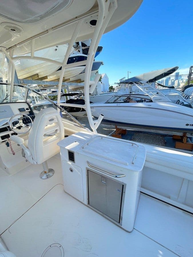 the best price on Grady-White Freedom 275 27