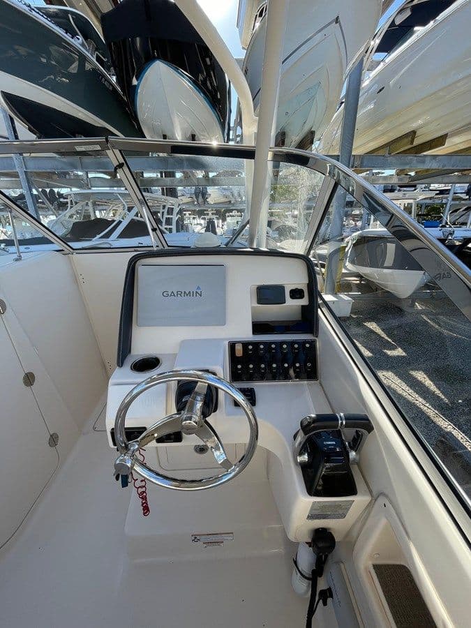 best yacht sales deals Grady-White Freedom 275 27