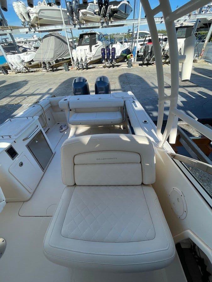 best yacht sales deals Grady-White Freedom 275