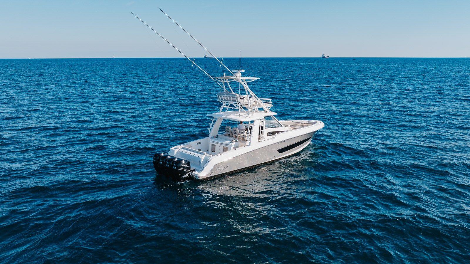 Boston Whaler 420 Outrage - Boston Whaler price